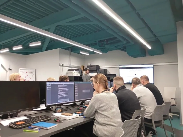 jHRj8VL-zbJ5cxeeDFoeysuUg14Qt_O2vMhYpcdTsesdvtvfZIPM3FYZ6wfqfHFAjWxl7zVa9R2N41mF7yaYi9Wz